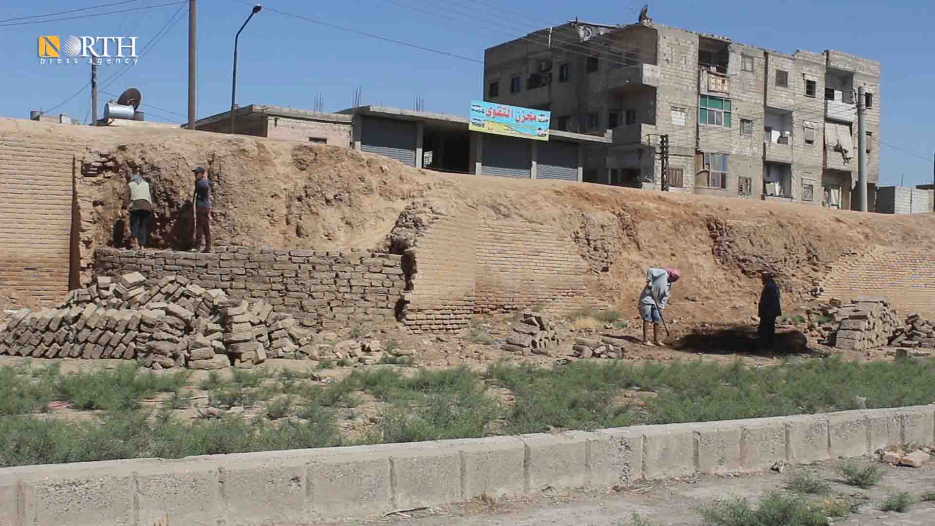 AANES rehabilitates archeological wall of Syria’s Raqqa