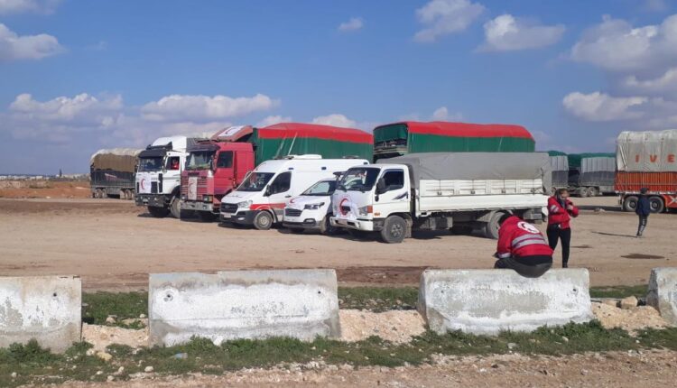 Kurdish Red Crescent convoy at al-Tayha crossing between AANES areas and government ones in Manbij northern Syria – KRC