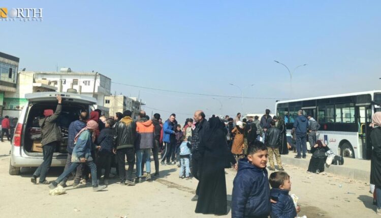 Syrians arrive at the old Bab al-Hawa square in the north of Idlib – North Press