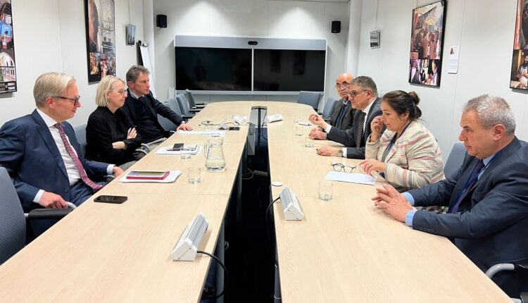 A delegation of the High Negotiations Committee (HNC) of the Syrian opposition with officials of the US Department of State in the Department's headquarters