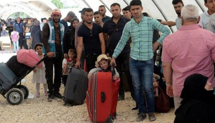 Syrians deported from Turkey to northwest Syria