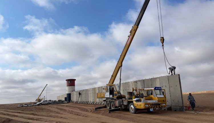 Iraqi authorities constructing a concrete wall in al-Qaim district in Anbar Gocernorate on the Syrian border on Nov. 16, 2025. – Iraqi Border Guards