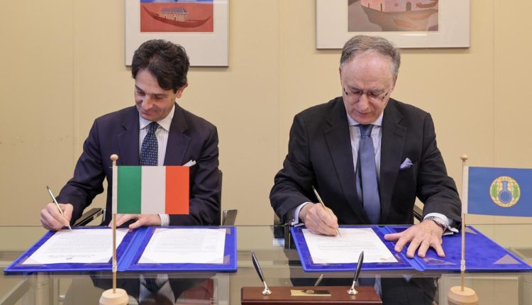 Italy's Permanent Representative to the OPCW, Ambassador Augusto Massari, and the OPCW Director-General, Ambassador Fernando Arias. – OPCW