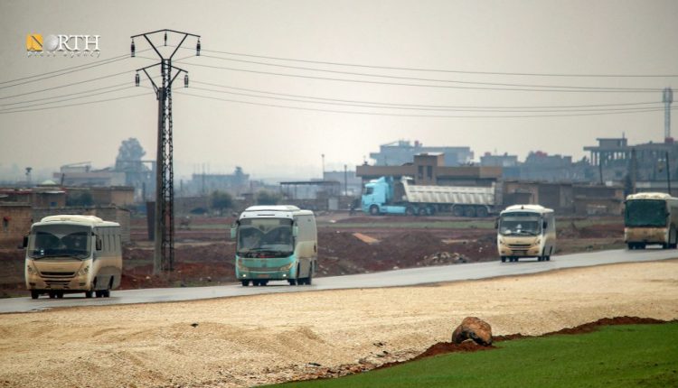 Buses transferring ISIS detainees from Hasakah in northeastern Syria to Iraq on Feb. 7, 2026 – North Press