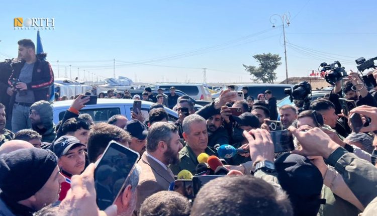 A press conference by Syria's presidential envoy Ahmad al-Hilali and Internal Security officer Mahmoud Khalil in Hasakah, Syria, about the return of Afrin IDPs to their homeland, March 9, 2026. – North Press