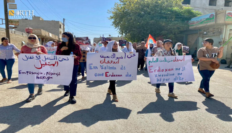 خوێندکاران و قوتابیانی خۆپیشانەدەر لە عامودا– نۆرس پرێس