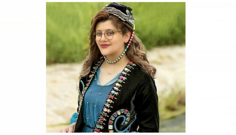 دواین وێنەی ژینا ئەمینی - دەستاودەست