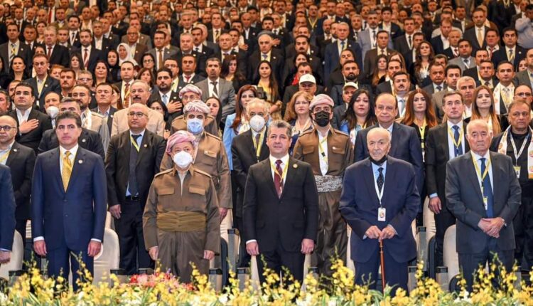 دیمەنێک لە کۆنگرەی 14ی پارتی دیموکراتی کوردستان - دەستاودەست