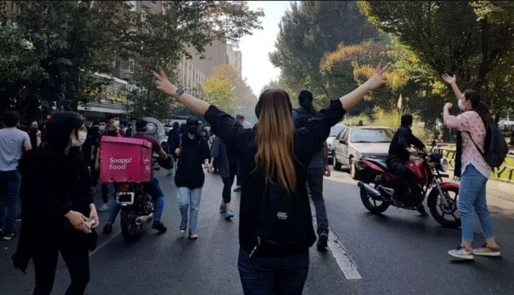 خۆپیشاندان و ناڕەزاییەتیەکانی ئێران و رۆژهەڵاتی – ئینتەرنێت