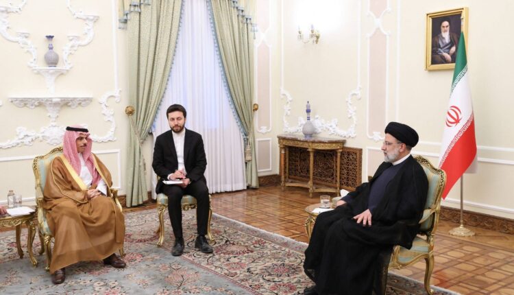 کۆبوونەوەی ئیبراهیم رەئیسی سەرۆککۆماری ئێران لەگەڵ فەیسەڵ بن فەرحان وەزیری دەرەوەی سعودییە لە تاران – ئینتەرنێت