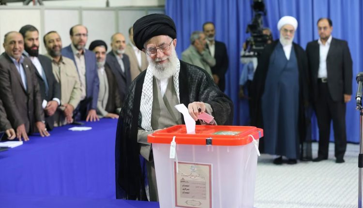 دەنگدانی سەرلەبەیانی ئەمڕۆی ئایەتوڵڵا خامنەیی، رابەری کۆماری ئیسلامی – دەستاودەست