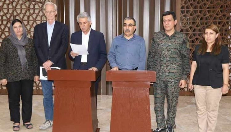 وێنەیەکی ئەرشیفی دوو لایەنی دیالۆگی کوردی بەسەرپەرشتی ئەمریکا