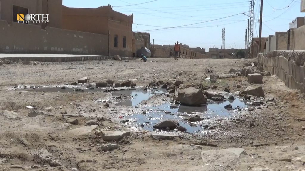 مياه ملوّثة في شوارع الشدادي بسبب تعطّل شبكة الصرف الصحي - نورث برس