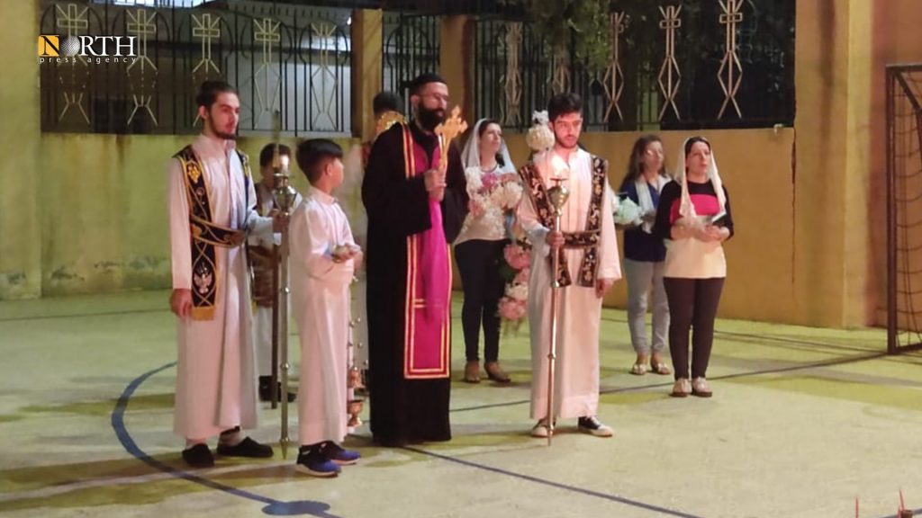 القامشلي- إحياء قداس خاص بمناسبة عيد خشبة الصليب في كنيسة مار قرياقس-نورث برس