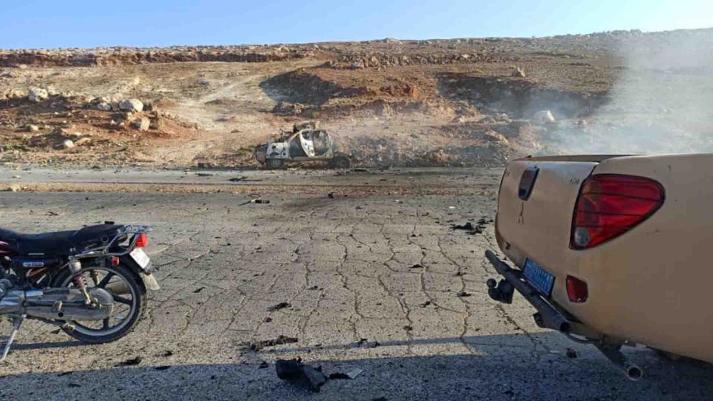 سيارة تابعة للشرطة المدنية تعرضت لانفجار بعبوة ناسفة في مدينة الباب/متداول