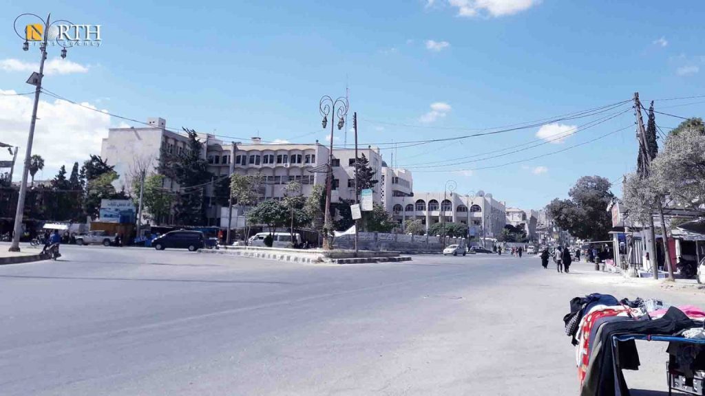 دوار السبع بحرات قرب مبنى المحافظة في مدينة إدلب - نورث برس