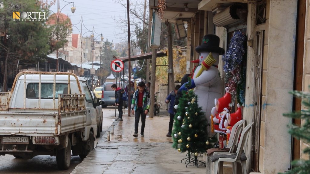 محل لبيع مستلزمات الزينة في مدينة ديرك - نورث برس