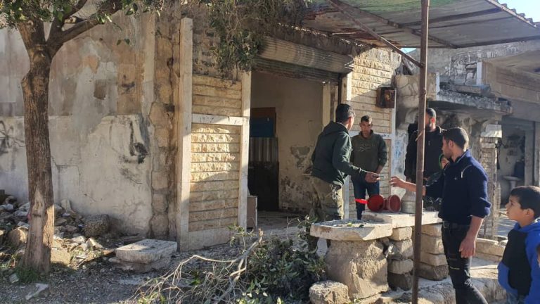 آثار القصف التركي على بلدة تل رفعت بريف حلب الشمالي