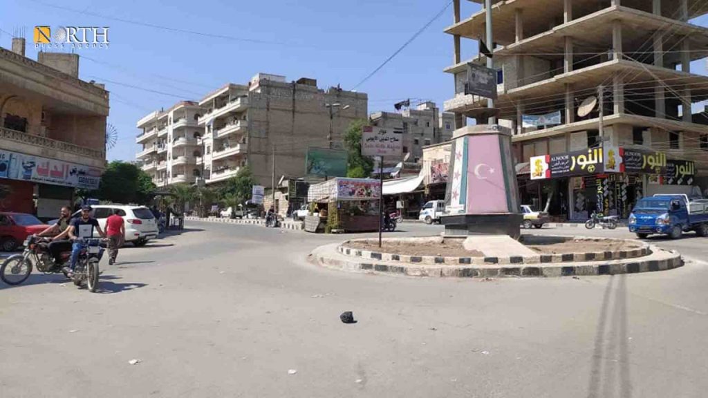 دوار تقاطع شارعي الفيلات وراجو بمدينة عفرين شمالي حلب – نورث برس/ أرشيف