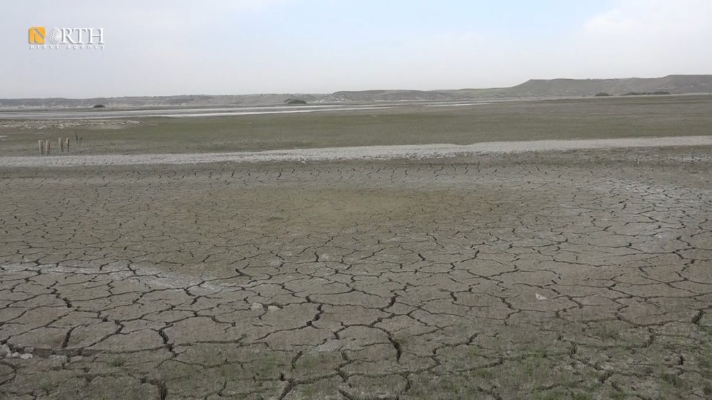 آثار انخفاض منسوب المياه في نهر الفرات- نورث برس