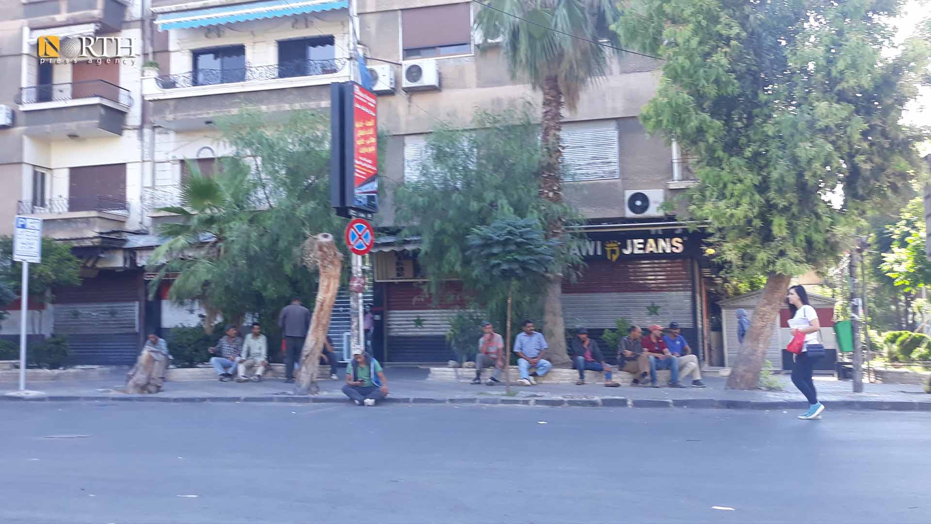 عمال مياومة في حي القصاع بدمشق ـ نورث برس