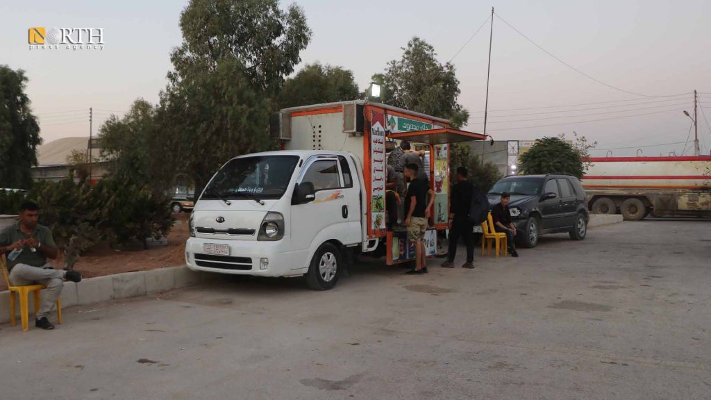 كشك على طريق عام في مدينة الحسكة شمال شرق سوريا- نورث برس