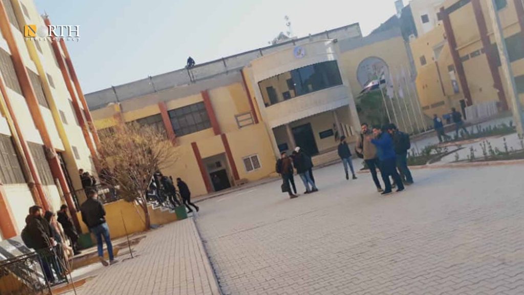 طلاب جامعة في مدينة أعزاز بريف حلب الشمالي- نورث برس