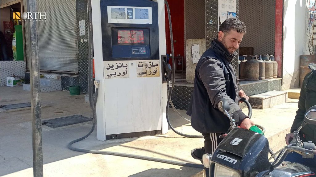 محطة لبيع المحروقات في مدينة بنش شرق إدلب- أرشيف/ نورث برس
