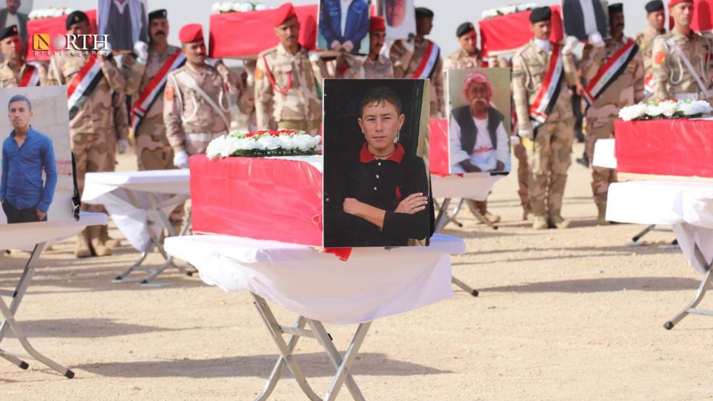 مراسيم دفن رفات 41 شخصاً في قرية كوجو في شنكال ذات الغالبية الإيزيدية