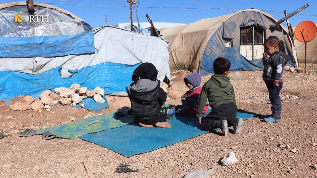 اطفال في مخيم برخدان الخاص بنازحي عفرين بريف حلب الشمالي- نورث برس