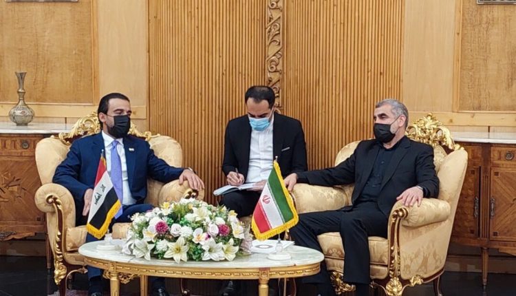 رئيس البرلمان العراقي يصل إلى طهران وفي استقباله نائب رئيس مجلس الشورى الإسلامي