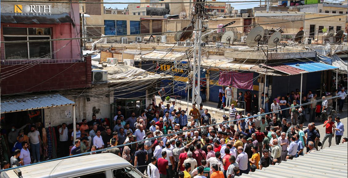 احتجاج أمام مبنى بلدية الشّعب في القامشلي- نورث برس