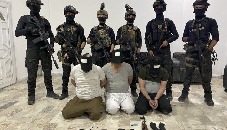 عناصر من قوات سوريا الديمقراطية تلقي القبض على خلايا تنظيم الدولة الإسلامية في الرقة – الصورة من موقع "قسد"