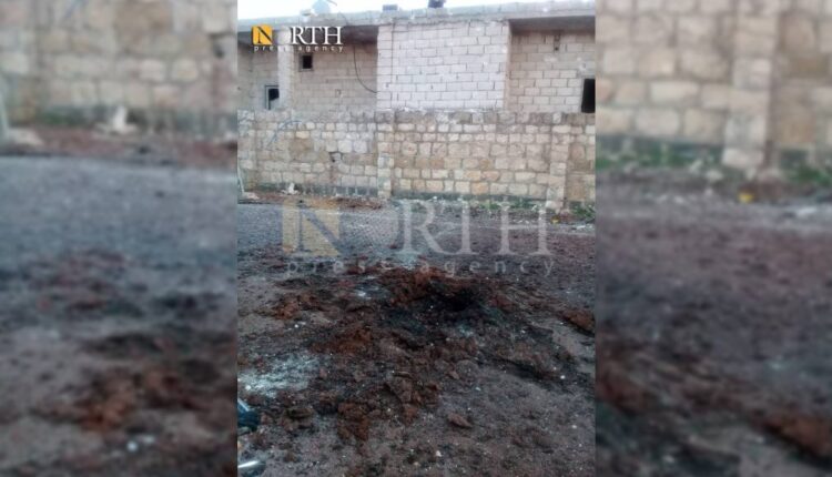 آثار قصف تركي سابق على بلدة تل رفعت في ريف حلب الشمالي – نورث برس