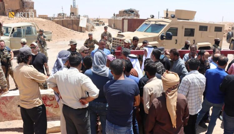 سكان غربي دير الزور محتجّين على استهداف القوات التركية لمناطق شمال سوريا – نورث برس