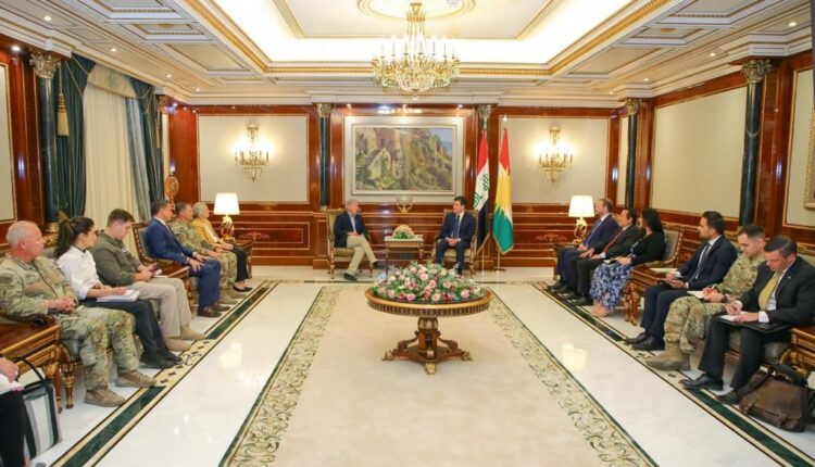 السيناتور الأمريكي ليندسي غراهام والوفد المرافق له يجتمعون مع رئيس إقليم كردستان العراق نيجيرفان بارزاني- موقع رئاسة الإقليم