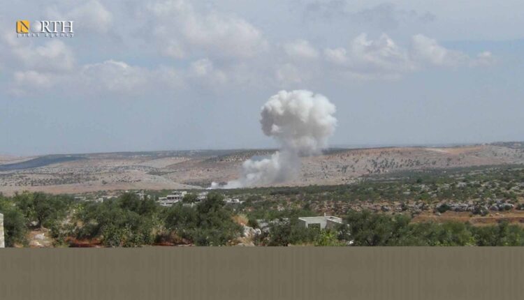غارة جويّة على أطراف بلدة البارة جنوب إدلب - نورث برس/ أرشيف