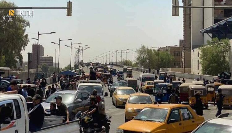 انسحاب أنصار التيار الصدري العراقي من المنطقة الخضراء عبر جسر الجمهورية في العاصمة بغداد – نورث برس