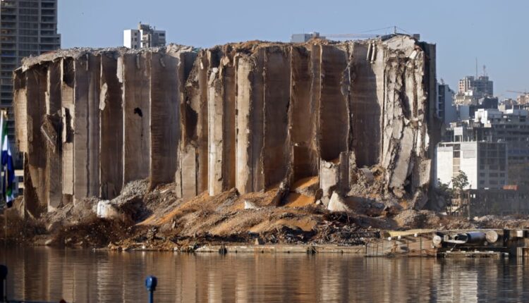 صوامع مرفأ بيروت