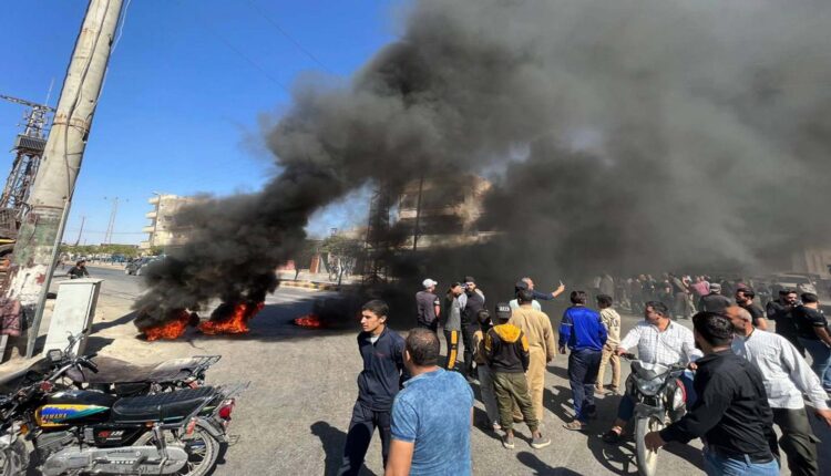 احتجاج وإشعال إطارات في مدينة الباب شرقي حلب - متداول