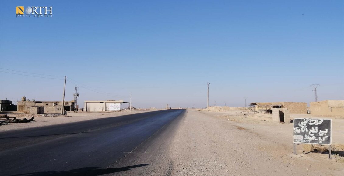 الطريق العام ببلدة العزبة بريف دير الزور الشمالي - نورث برس