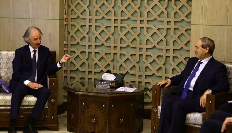 المبعوث الأممي غير بيدرسون في دمشق مع وزير الخارجية السوري