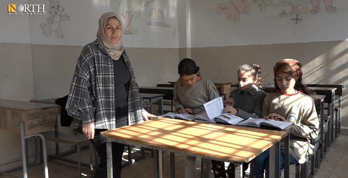 شعبة صفية في مدرسة بكوباني توضح غياب تلاميذ عن ارتيادها خوفاً من القصف- نورث برس