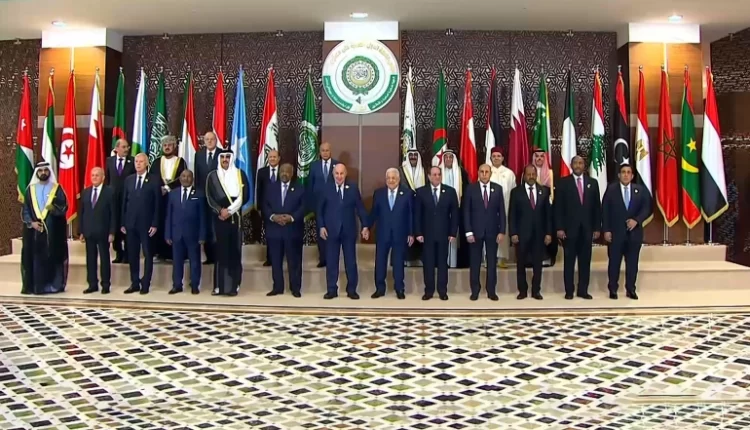 قادة العرب المشاركين في الدورة الحادية والثلاثين للقمة العربية بالجزائر – انترنيت