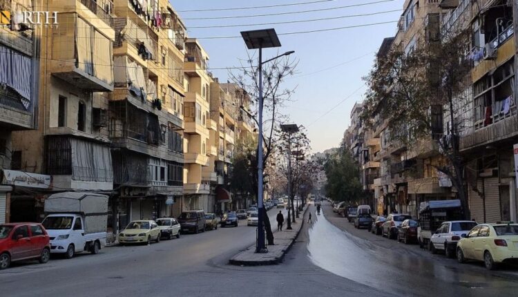 توقف شبه تام لحركة السيارات في شارع مدينة حلب لعدم توفر المحروقات – أرشيفية/نورث برس