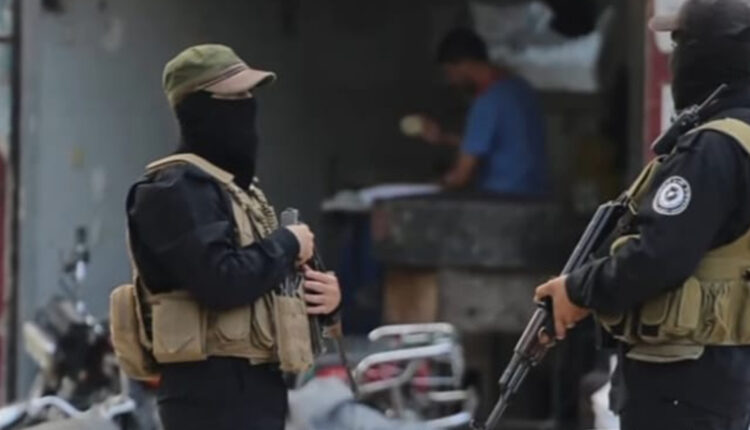عنصرين لجهاز الأمن العام التابع لهيئة تحرير الشام في ادلب - أنترنت