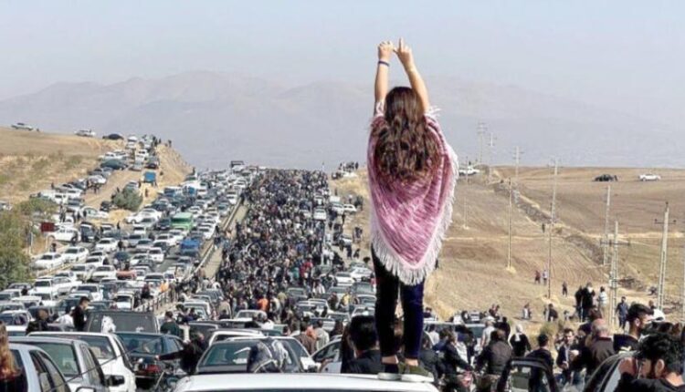 مراسيم أربعينية مهسا أميني في مدينة سقز بشرق إيران