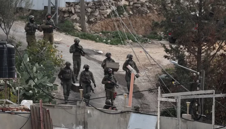 جنود في الجيش الإسرائيلي في مخيم جنين بالضفة الغربية - إنترنت