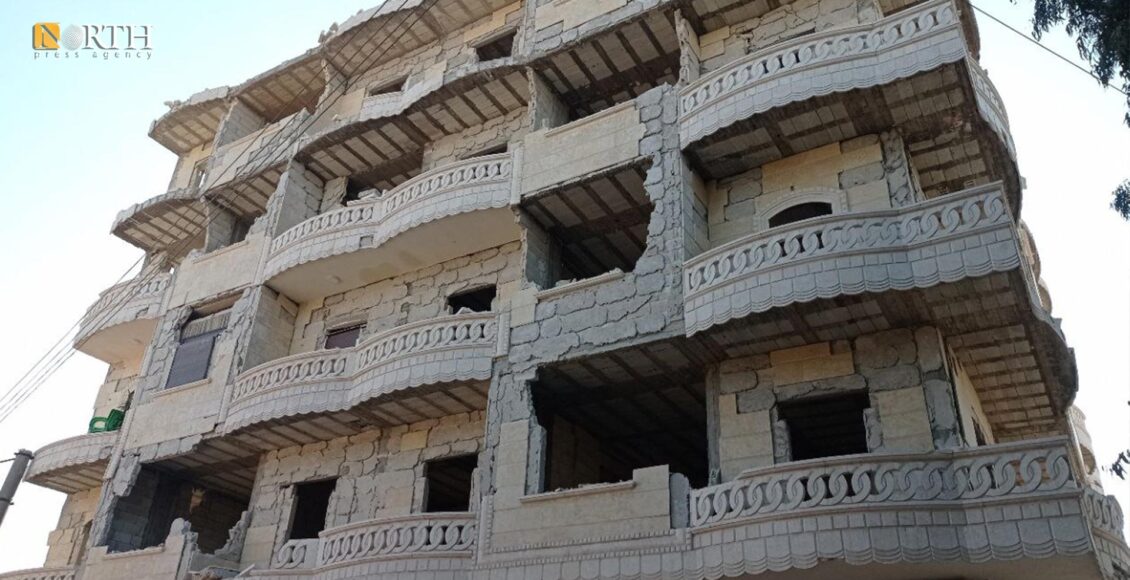 بناء متصدع بفعل الزلزال ببلدة جنديرس في عفرين - نورث برس