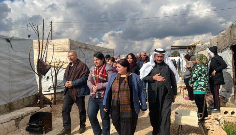 جولة لمسؤولي الإدارة الذاتية بمخيمات نازحي عفرين في ريف حلب الشمالي - موقع الإدارة الذاتية